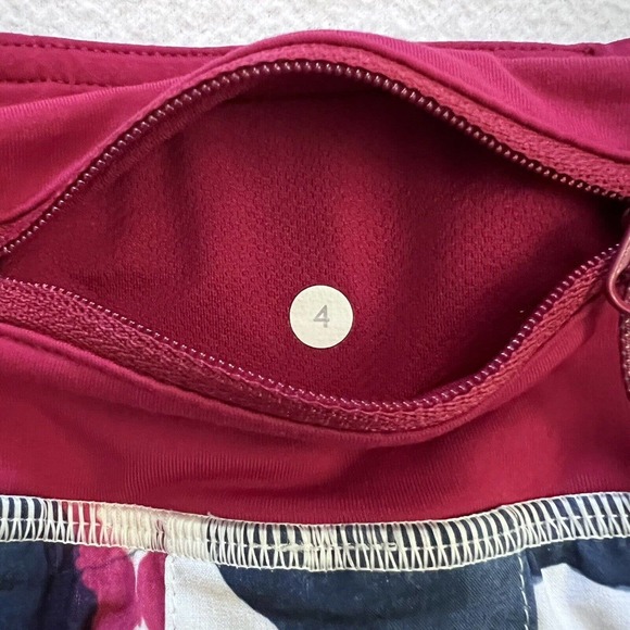 Lululemon Inky Floral Ghost Inkwell Bumble Berry Pleated Pace Setter Skirt 4Tall - Picture 9 of 10